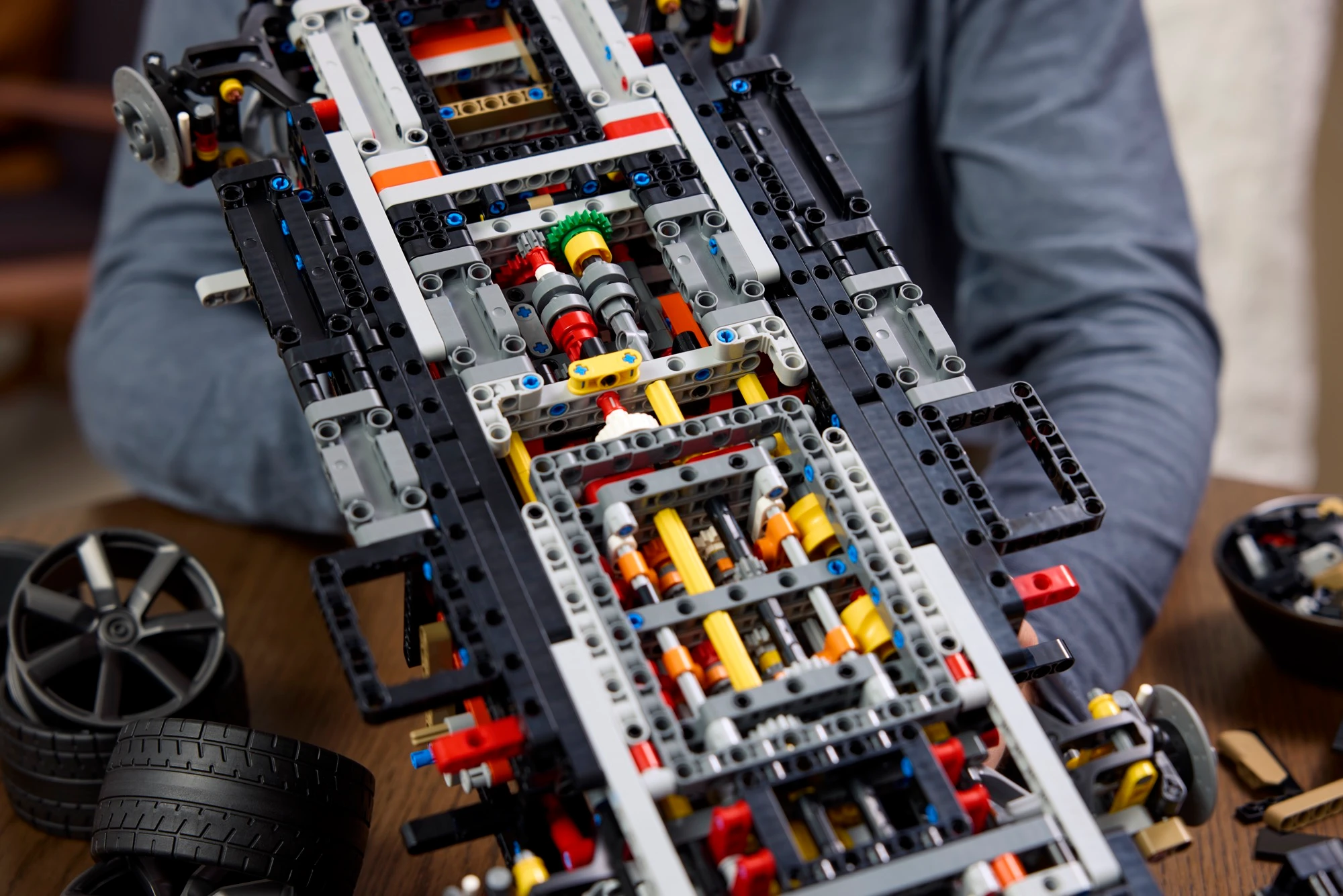 Detail podvozku a převodovky modelu LEGO Technic Koenigsegg