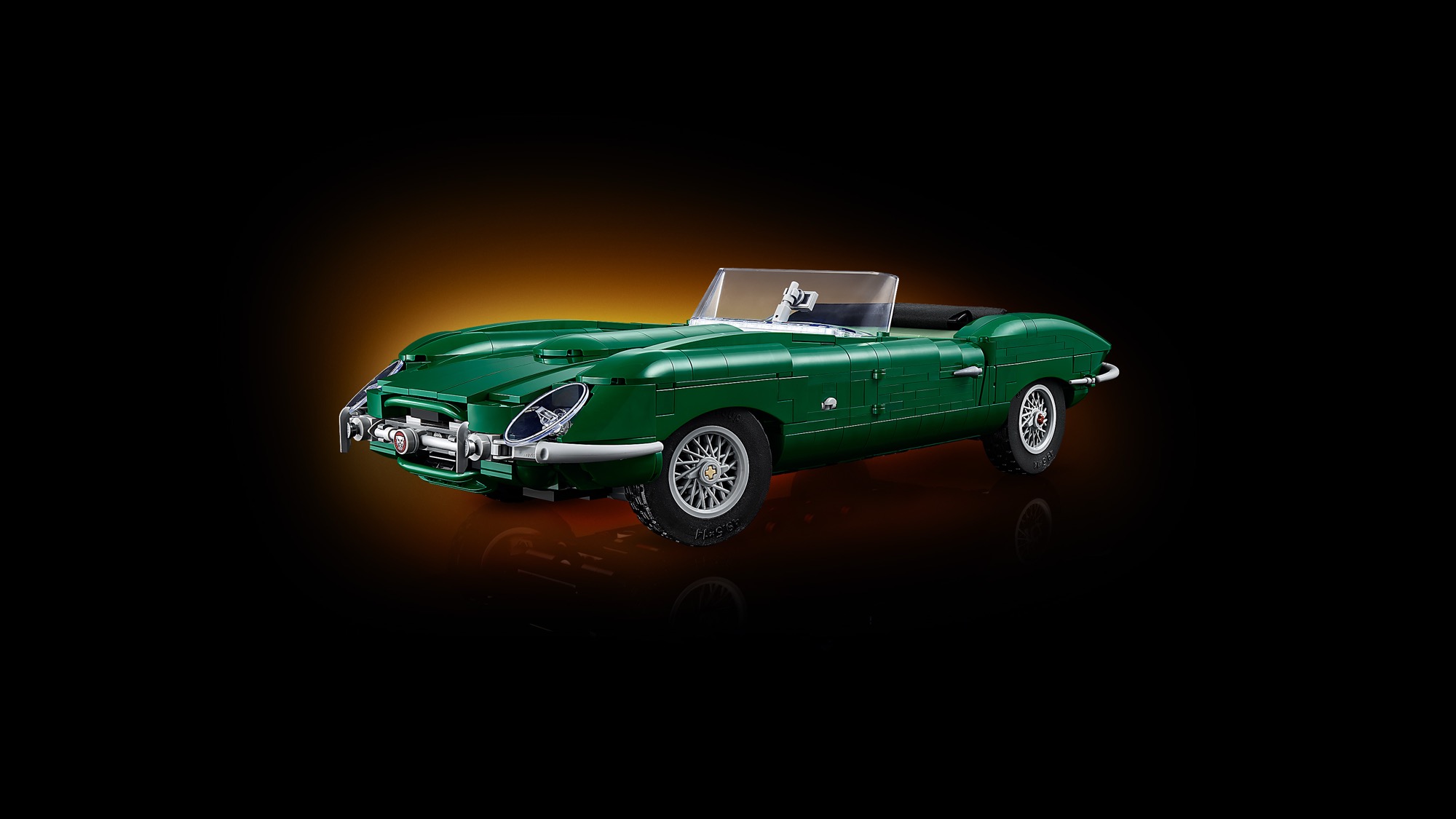 LEGO Jaguar E-Type 11381 zepředu s drátěnými koly